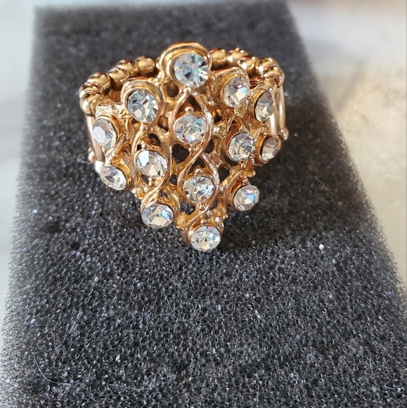 Gold Tone Stretch Ring with Rhinestone Jewels BLING 💥3 for $24💥 - Picture 13 of 13